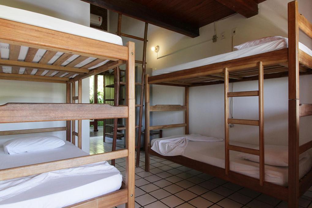 Novos Baianos Hostel E Pousada Porto Seguro Exteriör bild Hostel beds