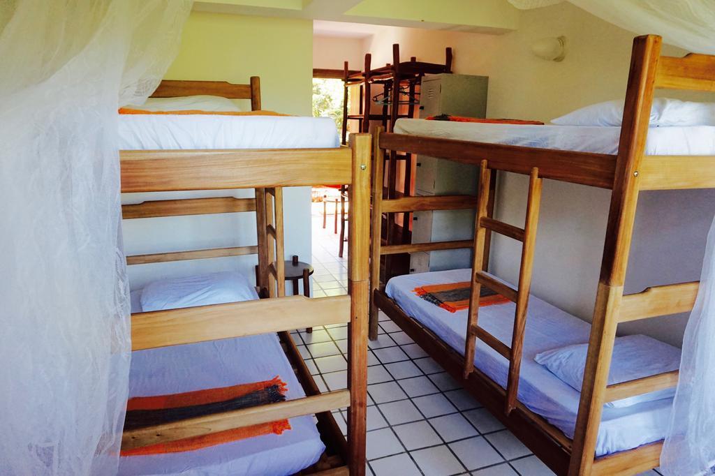 Novos Baianos Hostel E Pousada Porto Seguro Exteriör bild Dormitory